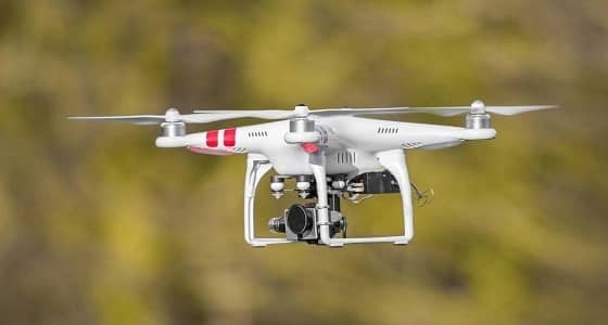 " طائرة بدون طيار " في الإمارات