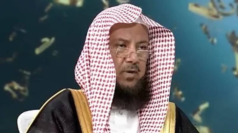 "السليمان" يوضح حكم صيام كفارة اليمين عن الأم (فيديو)