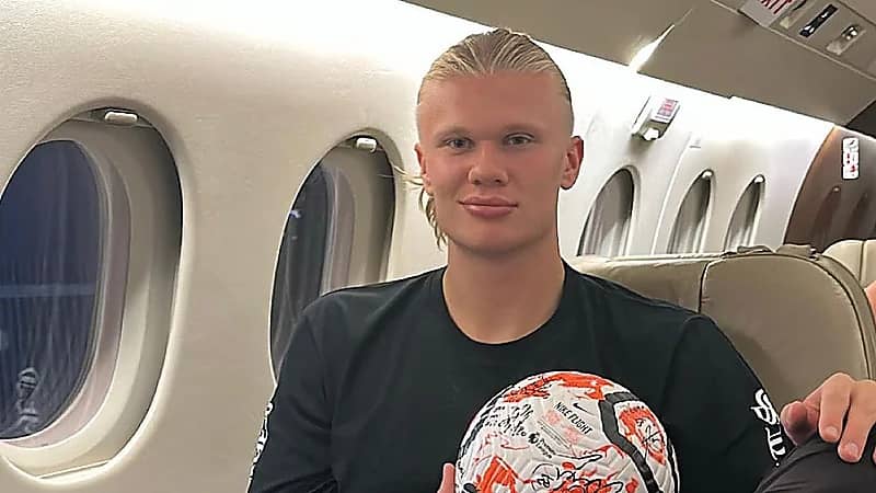 هالاند بعد فوزه بجائزة أفضل لاعب لعام 2023 : سعيد وشكرًا لكل من دعمني