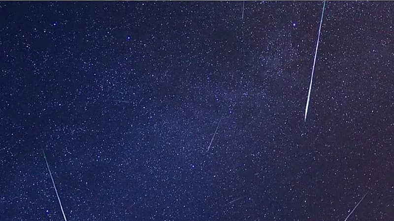 فلكية جدة: شهب التنينيات تزين سماء المملكة اليوم