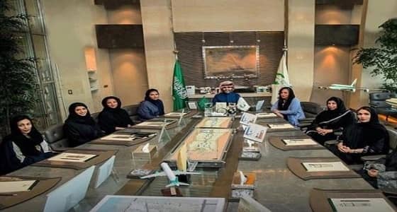 الوليد بن طلال يرأس اجتماع مؤسسته الإنسانية