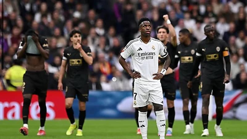 فالنسيا يتغلب على الريال بثنائية