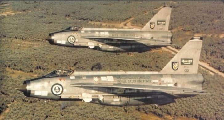 بالصور..أقدم الطائرات الحربية والطيارين السعوديين في جيل الطيبين