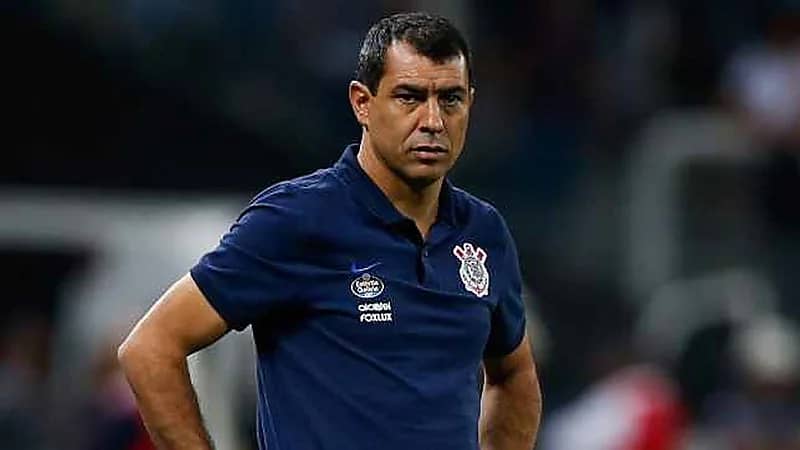 "كاريلي" يحذر لاعبيه قبل ساعات من انطلاق كلاسيكو النصر