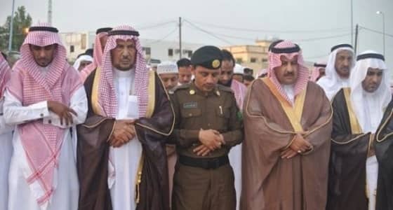 رئيس مركز ثربان بالمجاردة ينقل تعازي القيادة لأسرة الشهيد رئيس الرقباء الشهري