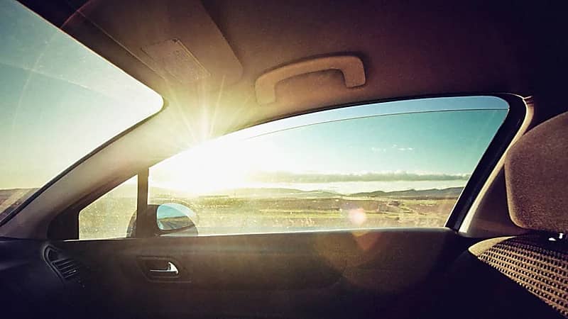 الألوان الساطعة تحسن كفاءة السيارات خلال فصل الصيف