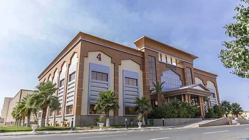 جامعة الطائف تحول الدراسة الحضورية إلى منصة البلاك بورد