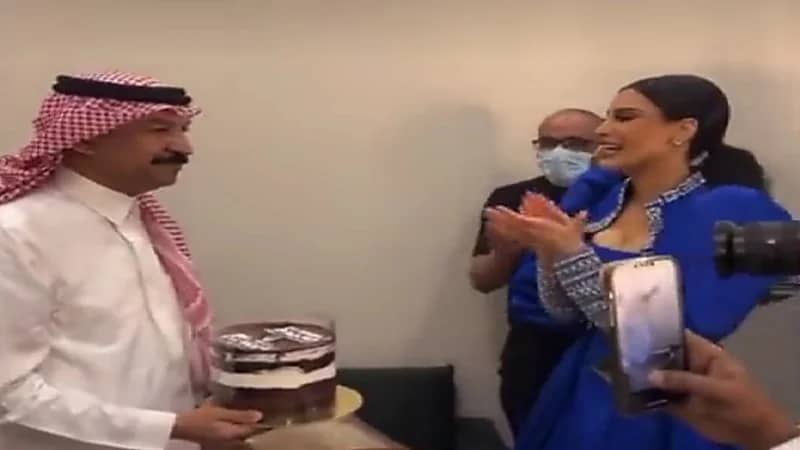 شاهد.. أميمة طالب تحتفل بعيد ميلاد الفنان عبادي الجوهر