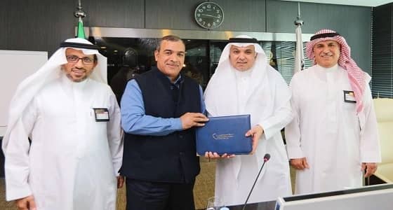 بالصور.. السعوية للكهرباء تكرم المهندس " العجمي " بعد توفيره ملايين الريالات