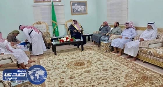 رئيس مركز آل زيدان بمحافظة الداير والأعيان والمواطنون يبايعون سمو ولي العهد