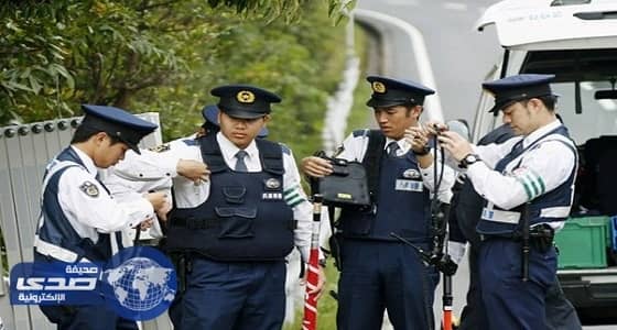 لص يسرق سيارة بداخلها الشرطة