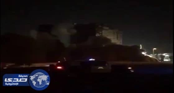 بالفيديو.. لحظة هدم برج حديث في المدينة المنورة