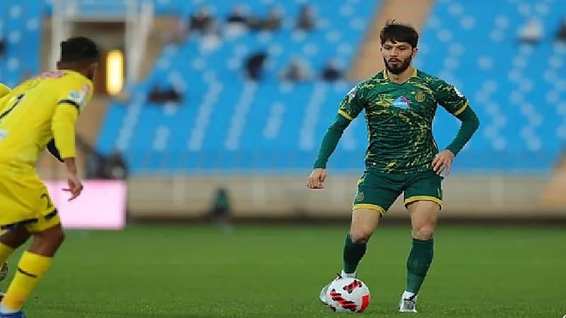رئيس الشباب يمنح كل لاعب 20 ألف ريال بعد هزيمة الاتحاد