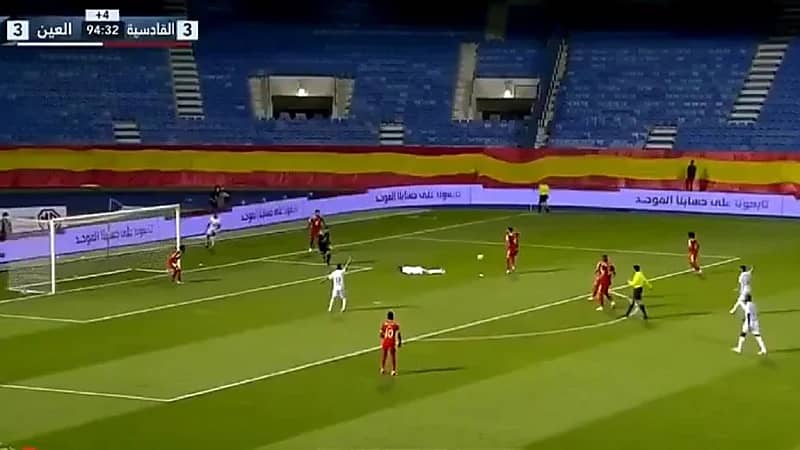 شاهد.. أغرب حالة تحكيمية في الدوري السعودي