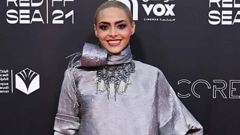 شاهد.. أضوى فهد تفاجئ جمهورها بلوك غريب:"حلقت شعري قبل شيرين"