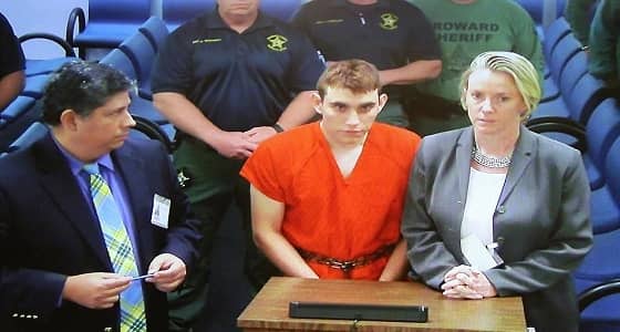 بالفيديو.. محامية مرتكب مجزرة فلوريدا تتعاطف معه