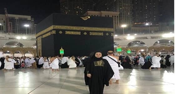 شيري عادل تؤدي مناسك العمرة