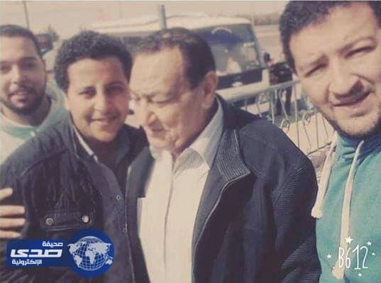 بالصور .. شبيه مبارك يروي مواقف طريفة حدثت معه