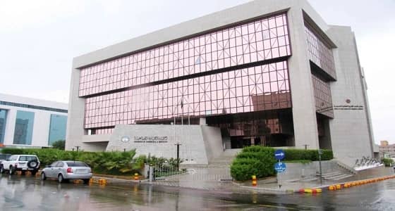 وظائف شاغرة للنساء لدى 4 شركات بالقطاع الخاص