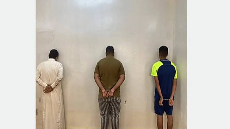 ضبط 3 مواطنين لنقلهم 8 مخالفين لنظام أمن الحدود