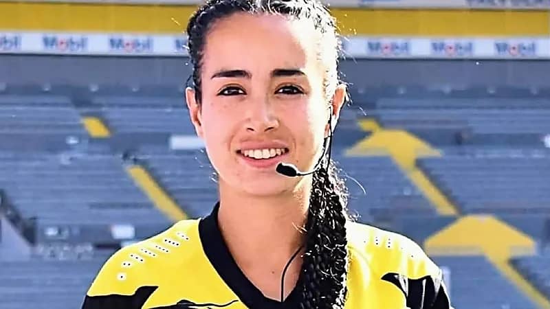 إنفانتينو يدعم حكمة مكسيكية بعد تلقيها تهديدات بالقتل