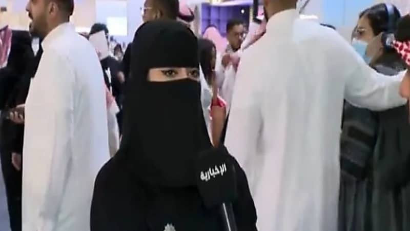 شاهد.. محققة سعودية تعمل في الشرطة الأمريكية تروي تجربة عملها معهم