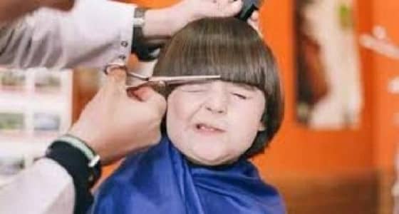 سجن حلاق 8 أشهر قص شعر طفل بشكل بشع