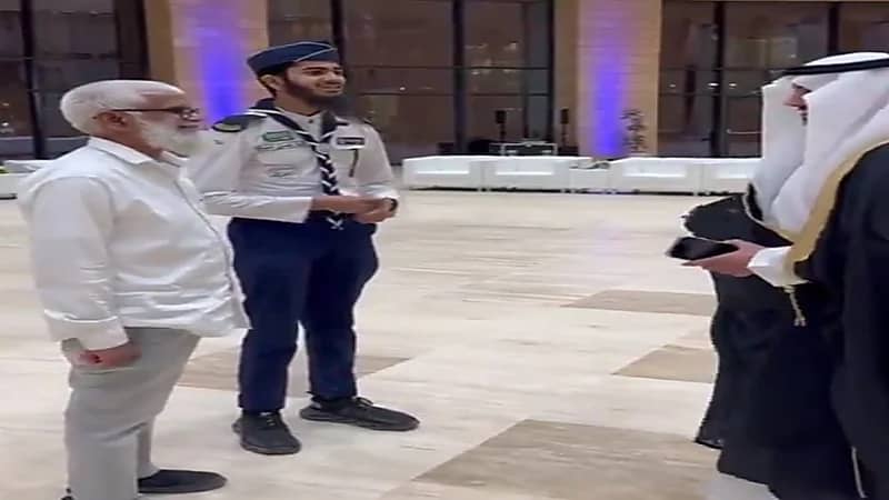 عائلة هندية تحتفل بتخرج أبنائها من جامعة حائل.. فيديو