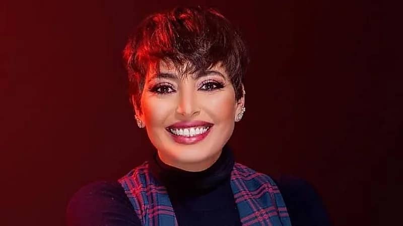 فاطمة الصفي ترد على متابعة سخرت من ملامحها:"شعري عاجبني"