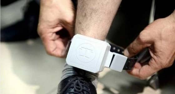 سوار إلكتروني لتحرير المتابعين قضائيا في الجزائر