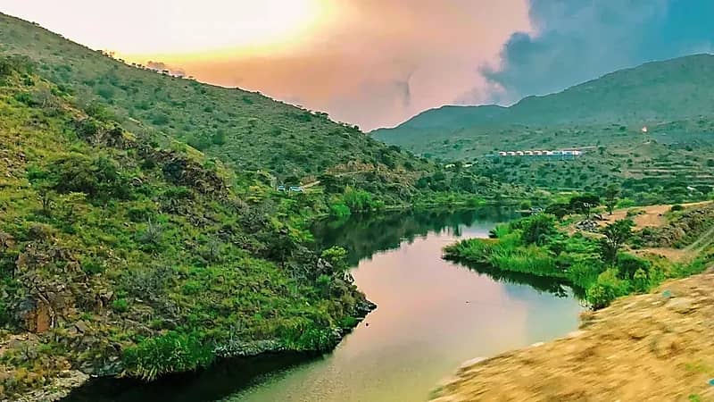 الجهني : أيام ذهبية قادمة على المنطقة الجنوبية والغربية والوسطى