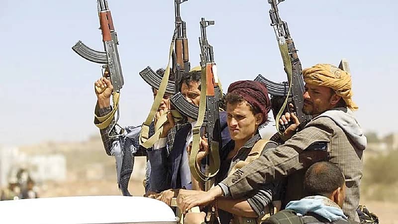 ميليشيا الحوثي تفشل في إطلاق صاروخ باليستي ومقتل العشرات من عناصرها
