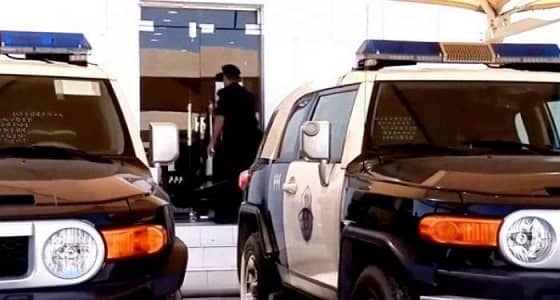 إصابة رجل أمن على يد " حدث " في الجوف