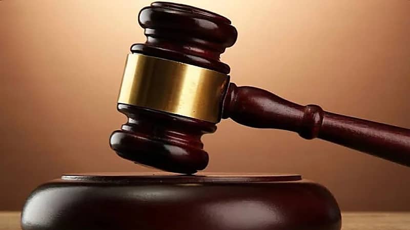 مواطنة تكسر كأس زجاجية على رأس زوجها بسبب حفلة