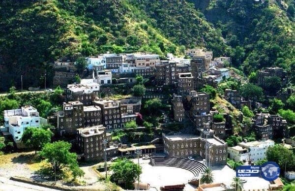 وفد اليونيسكو يزور قرية رجال التراثية لتسجيلها عالميا