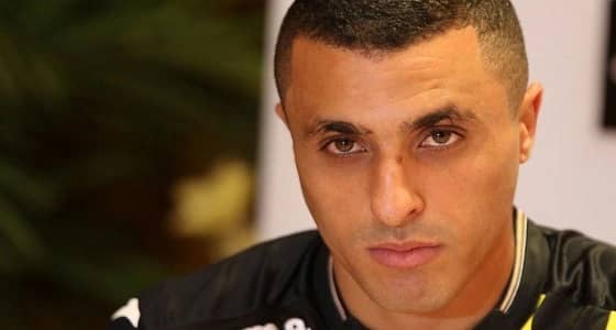 لاعب الاتحاد السابق: على العاكيشي البقاء في منزله دون ثقة