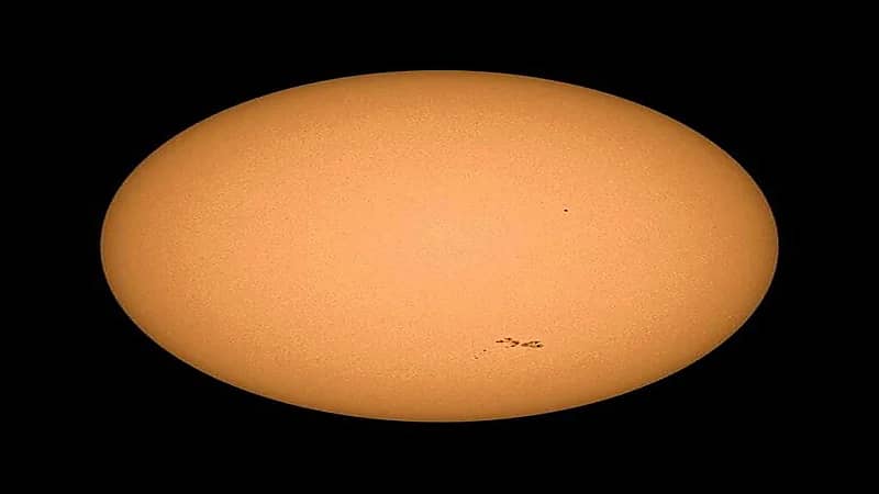 فلكية جدة ترصد نشاط البقعة الشمسية اليوم