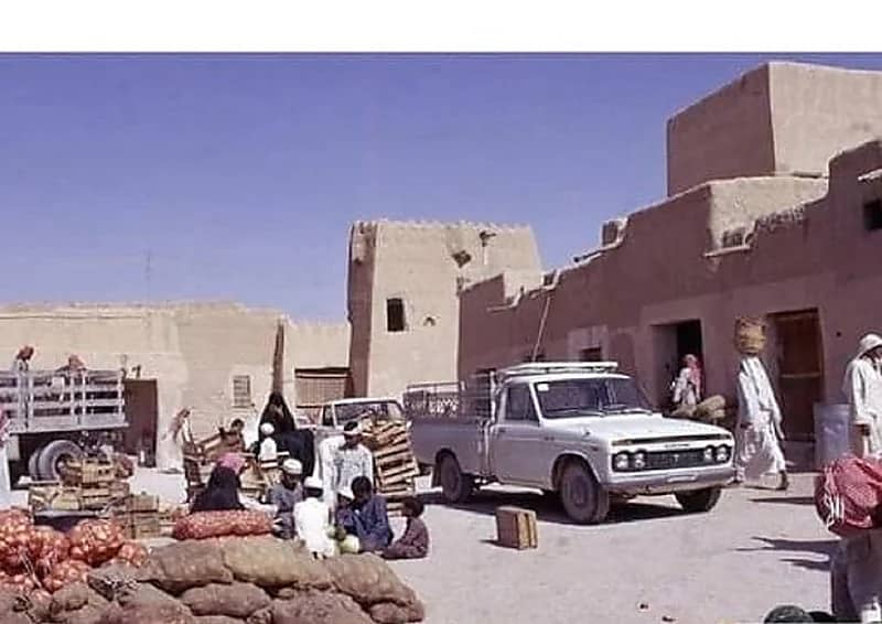 أحد أسواق الأفلاج قبل 46 عام