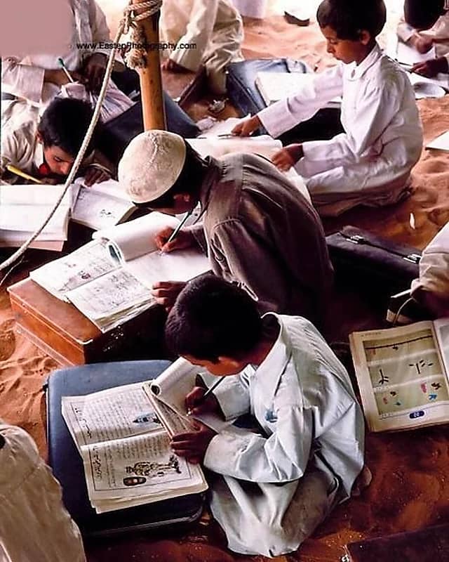 مدارس الصحراء في الماضي