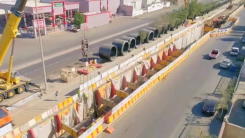 بالصور.. أمانة جدة تنجز 70% من مشروع تصريف الأمطار لحي المنار