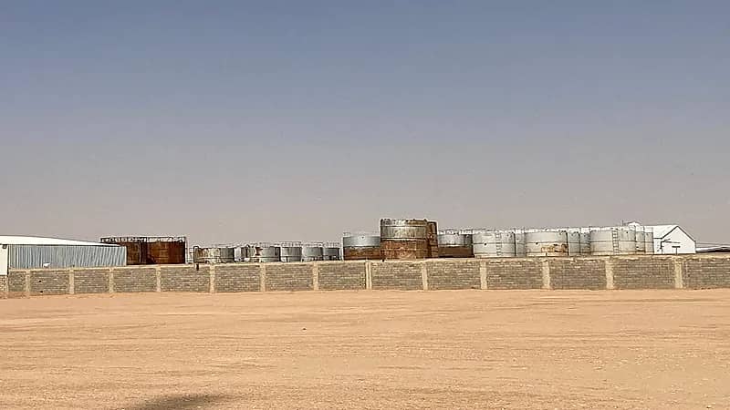 بالصور.. ضبط موقع مخالف لنظام التجارة بالمنتجات البترولية