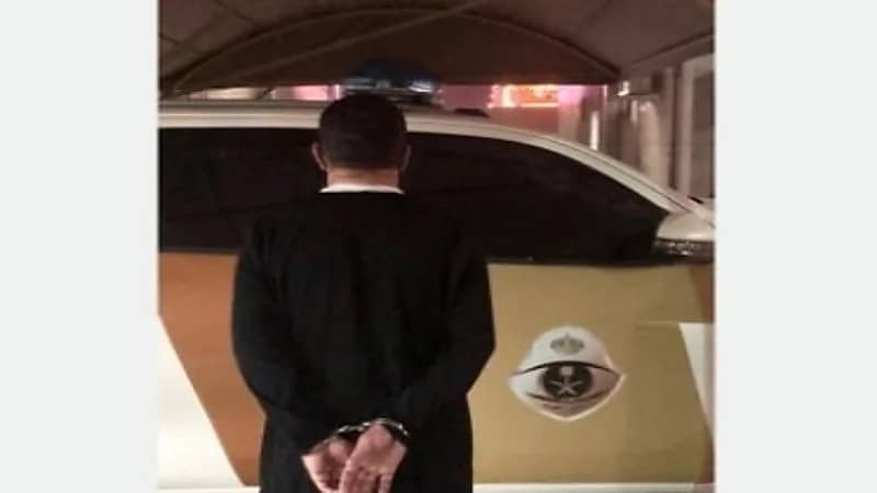 القبض على مقيم قام بالسطو على محال تجارية وسرقتها بالشرقية