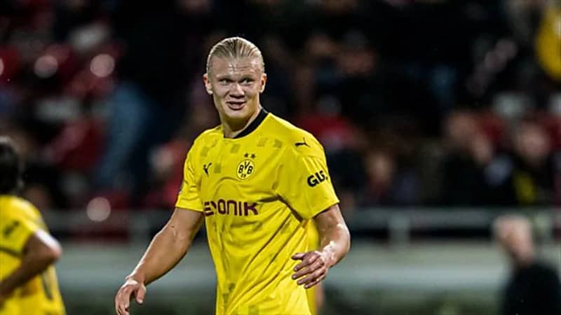 هل سيرحل "هالاند" عن بوروسيا دورتموند ؟