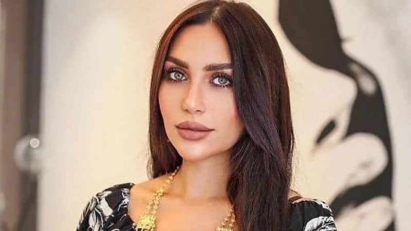 شاهد.. الدكتورة خلود تثير السخرية بسبب القرود في الطائف 