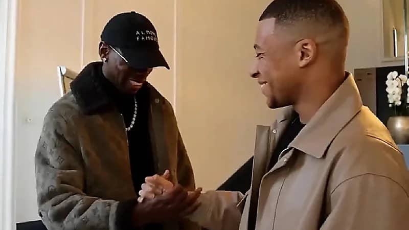 مبابي لـ"لاعب مانشستر يونايتد": لقد سئمت قليلا