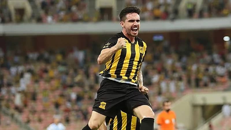 كورنادو: أخاف من السفر عبر الطائرة