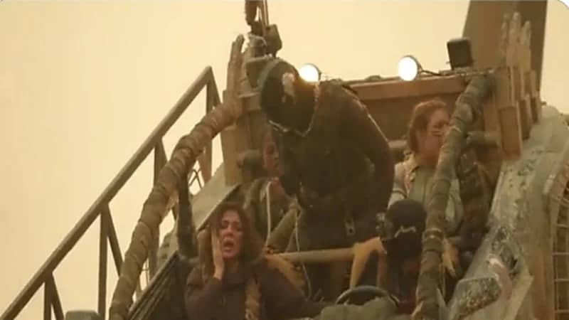 شاهد.. صراخ ورعب نجلاء بدر أثناء مشاهدة ثعبان رامز موفي ستار