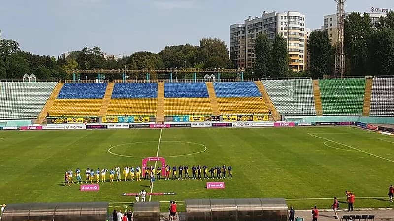 بالفيديو.. صفارات إنذار تعطل مباراة 4 ساعات ونصف في أوكرانيا