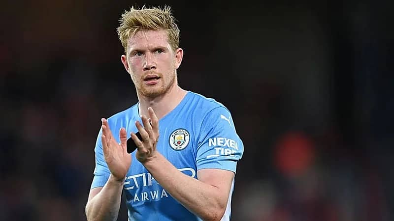 نجم مانشستر سيتي يرد على عرض الاتحاد
