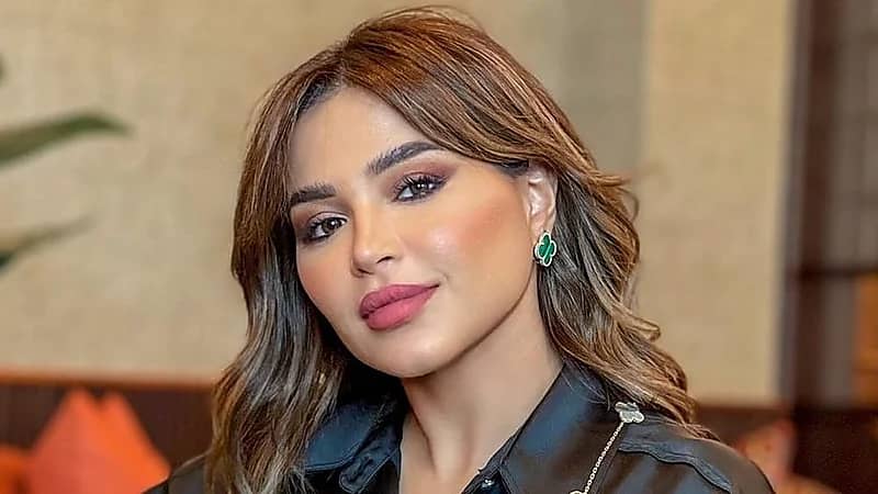 نهى نبيل تفتح النار على متابعة اتهمتها بالغيرة من ابنتها .. فيديو